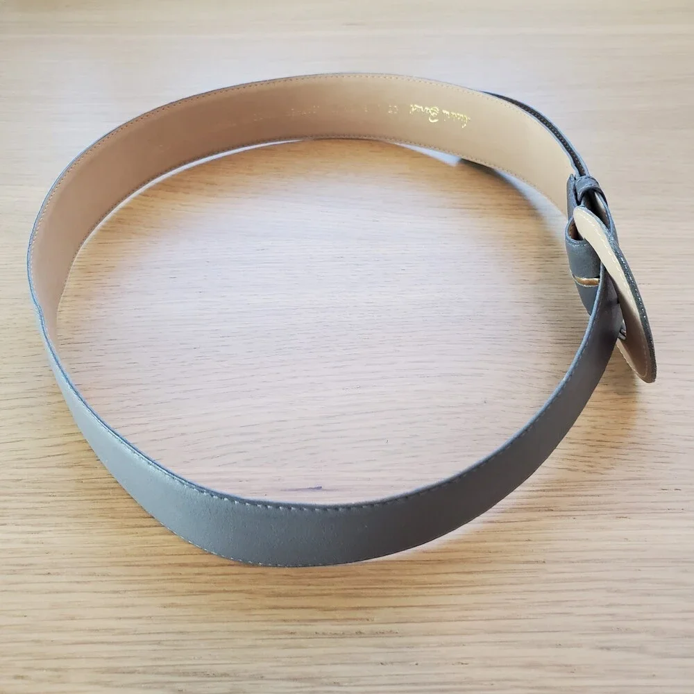 Vintage 80's Valerie Bared Gray Leather Belt
